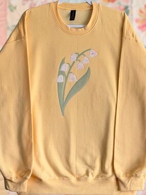 Lily of the Valley Patchwork Large Yellow Haze Embroidered Crewneck Sweatshirt